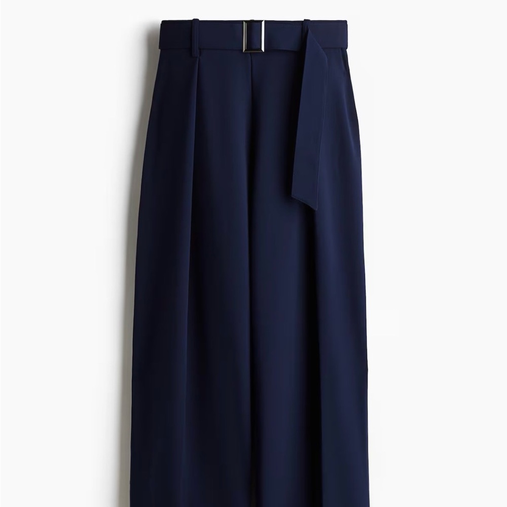 Women’s H&M Wide Leg Pants with belt detail in BLACK LARGE